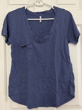 Z Supply Casual V-Neck Pocket Tee - Blue